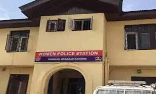 സ്റ്റേഷനിൽ വനിതാ പൊലീസുകാർ തമ്മിൽ പൊരിഞ്ഞ പോര്