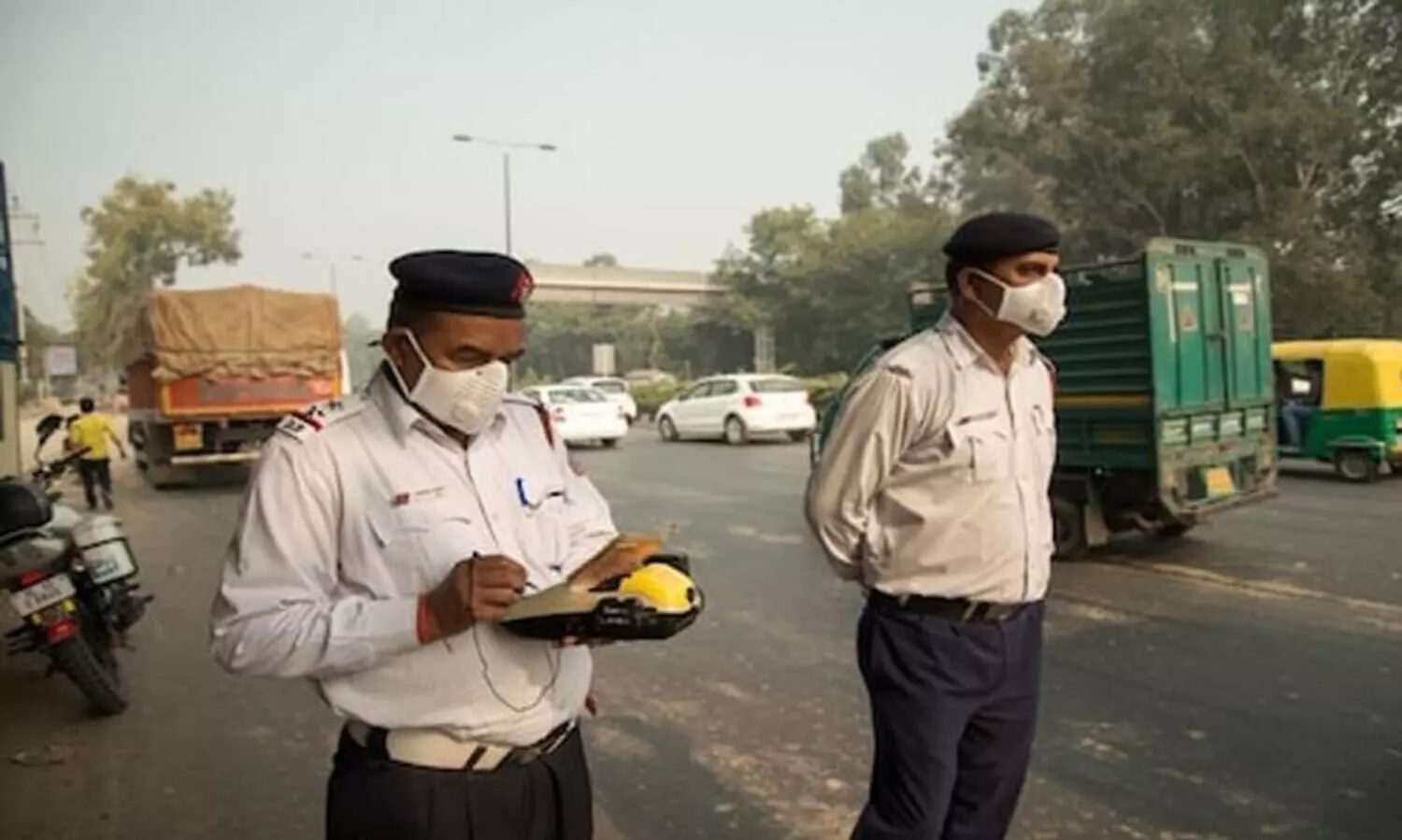 Police starts issuing challans for not using rear seat belts