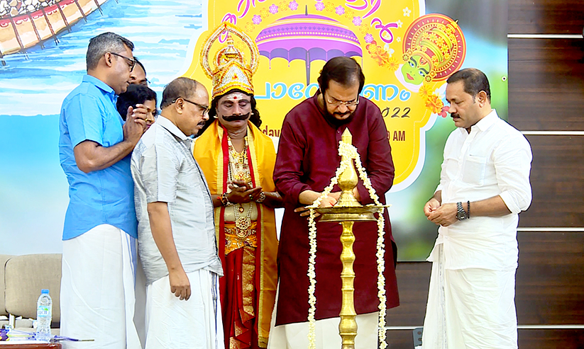 കാരുണ്യത്തിൻ പൊന്നോണം സംഘടിപ്പിച്ചു കാരുണ്യത്തിൻ പൊന്നോണം സംഘടിപ്പിച്ചു