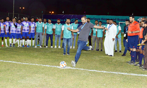 യു.എഫ്.സി സാരി സൂപർ കപ്പ് സെമി ഫൈനൽ മത്സരങ്ങൾ വെള്ളിയാഴ്ച