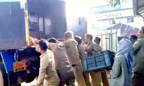 നിരോധിത പുകയില ഉൽപന്നം വിറ്റ തട്ടുകട നീക്കി