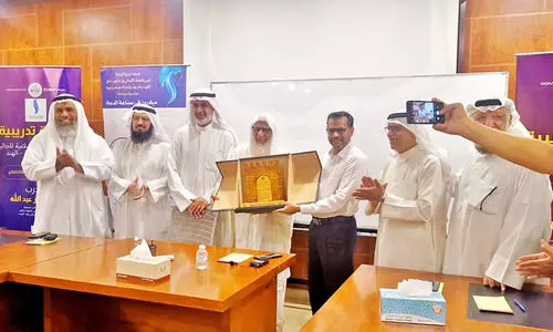 അധ്യാപനം മഹത്തരമായ സേവനം -നാസർ മുഹമ്മദ് അൽ ഇയാർ