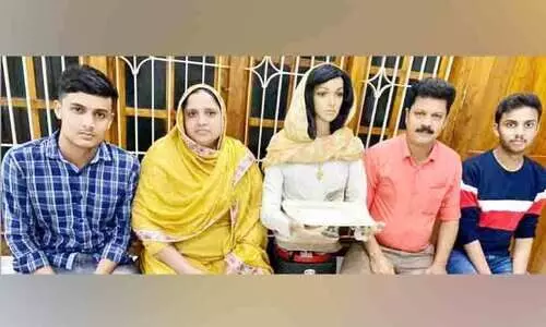 പണി പാത്തൂട്ടി റോബോട്ട് ചെയ്യും