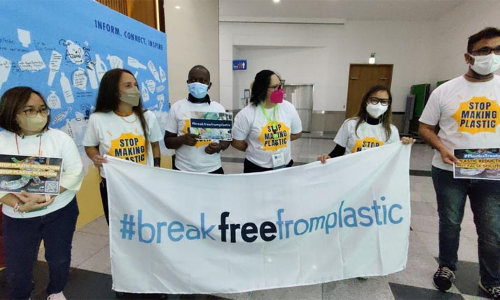 മുൻനിര ഷിപ്പിങ് കമ്പനികൾ പ്ലാസ്റ്റിക് മാലിന്യങ്ങൾ കയറ്റി അയക്കുന്നത് നിർത്തണമെന്ന് പരിസ്ഥിതി പ്രവർത്തകർ