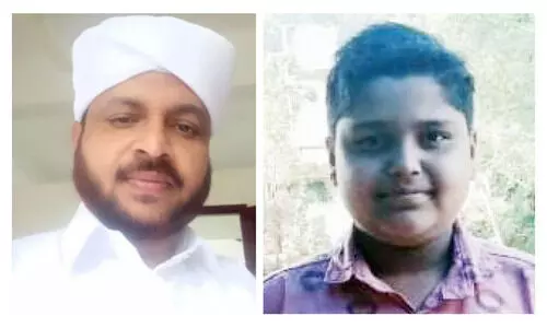 മകളെയും ഭാര്യയെയും ബസിൽവിട്ടശേഷം സ്കൂട്ടറിൽ പോയയാളും മകനും ബസിടിച്ചുമരിച്ചു മകളെയും ഭാര്യയെയും ബസിൽവിട്ടശേഷം സ്കൂട്ടറിൽ പോയയാളും മകനും ബസിടിച്ചുമരിച്ചു