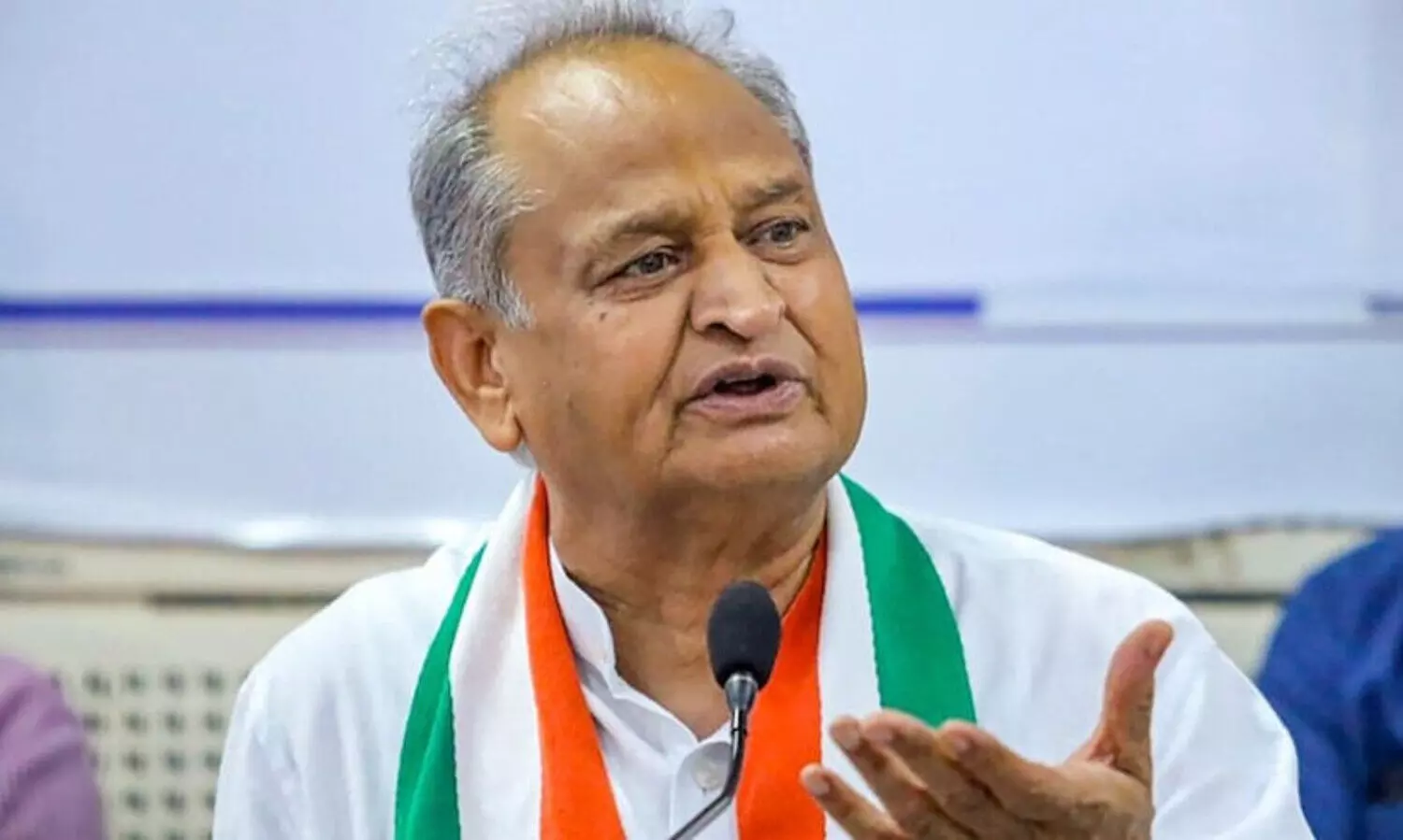 കോൺഗ്രസ് പ്രസിഡന്‍റ് തെരഞ്ഞെടുപ്പിൽ മത്സരിക്കും, രാജസ്ഥാനിൽനിന്ന് മാറില്ലെന്നും ഗെഹ്‌ലോട്ട്