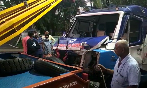 തിരുവല്ലയിൽ രണ്ട് ആംബുലൻസുകൾ അപകടത്തിൽപെട്ടു; ഒരാൾക്ക് പരിക്ക് -VIDEO