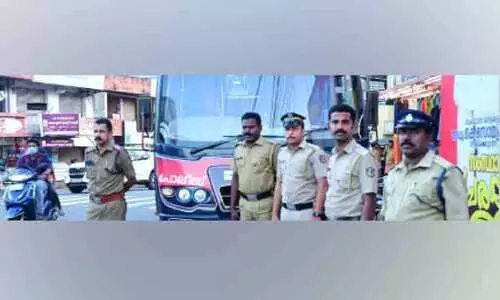 മയക്കുമരുന്നടിച്ചവരെ പിടിക്കാൻ ആൽക്കോ സ്കാൻ വാൻ പരിശോധന