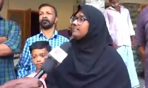 സാനിറ്ററി പാഡ് വരെ വലിച്ചിട്ട് പരിശോധിച്ചു; ഈ നാട്ടിൽ മക്കളോടൊപ്പം അന്തിയുറങ്ങാനുള്ള അവകാശമില്ലേയെന്ന് ഡോ. ഫൗസീന തക്ബീർ