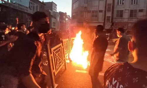 ഇറാൻ സമരം: ഒമ്പത് മരണം; ഇന്റർനെറ്റ് നിയന്ത്രണം