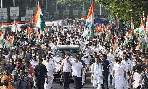 ഭാ​ര​ത്​ ജോ​ഡോ യാ​ത്ര​: റോഡ്​ നിറയെ ബോർഡും കൊടിതോരണങ്ങളും; വിമർശിച്ച്​ ഹൈകോടതി