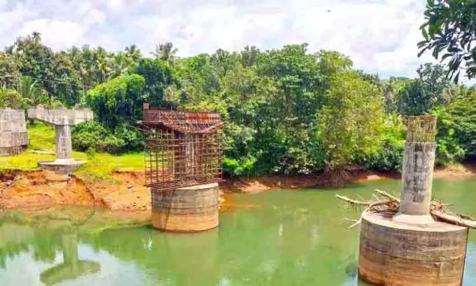 ഇനി പ്രതീക്ഷയുടെ കടവിൽ അലക്സ് നഗർ പാലം ഇനി പ്രതീക്ഷയുടെ കടവിൽ അലക്സ് നഗർ പാലം