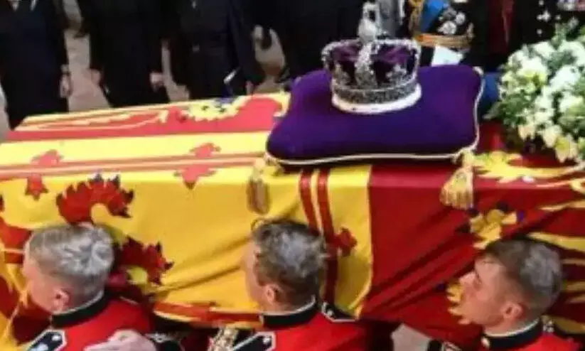 Shes not dead: UK man arrested after planning to tell the Queen to get out of the coffin