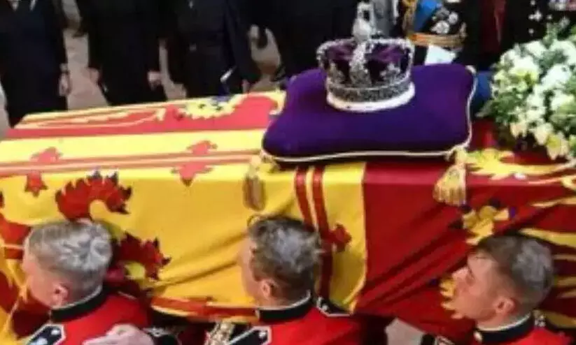 Shes not dead: UK man arrested after planning to tell the Queen to get out of the coffin Shes not dead: UK man arrested after planning to tell the Queen to get out of the coffin