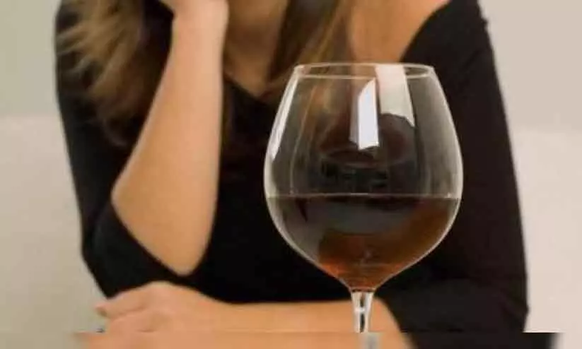 ഈ ജില്ലയിലെ 38.2 ശതമാനം സ്ത്രീകളും മദ്യപാനികൾ ഈ ജില്ലയിലെ 38.2 ശതമാനം സ്ത്രീകളും മദ്യപാനികൾ