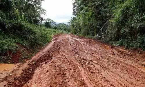 അതിക്രമിച്ച് കയറി റോഡ് വെട്ടിയ സംഭവം; നഗരസഭ കൗൺസിലറടക്കം മൂന്നുപേർക്ക് തടവ്