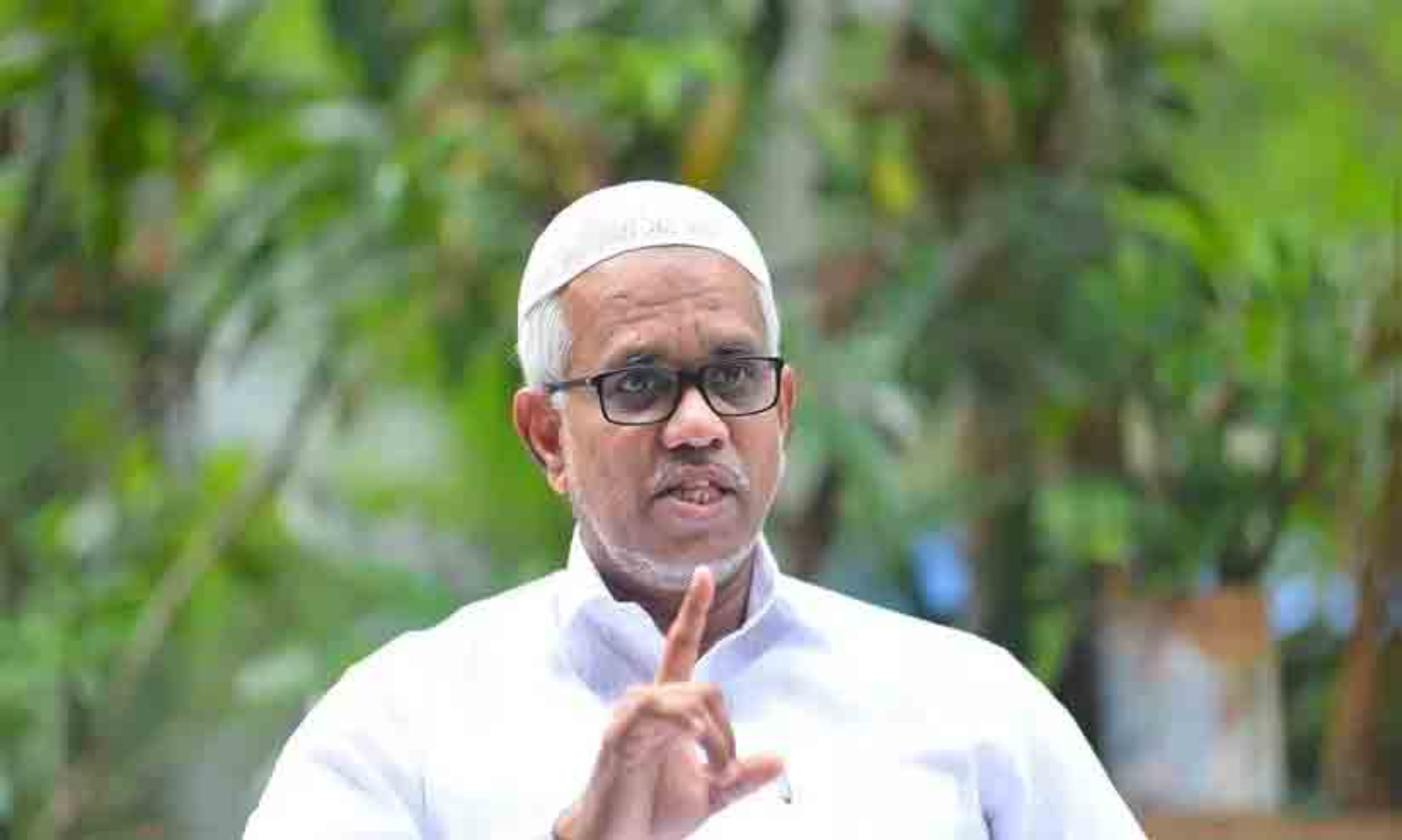 സ്കൂൾ സമയമാറ്റം; സർക്കാറിനെതിരെ സമസ്ത നേതാവ് അബ്ദുസ്സമദ് പൂ​ക്കോട്ടൂർ