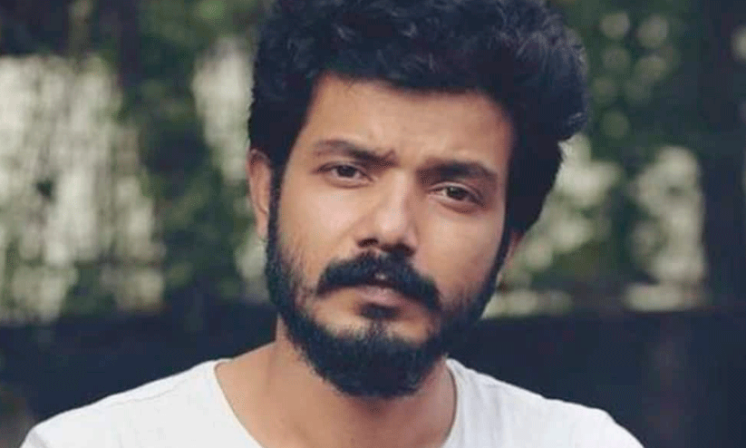 Sreenath Bhasis Reaction About    Female Anchor allegation