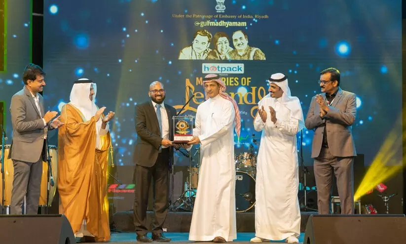 ഗൾഫ് മാധ്യമം ബിസിനസ് ഇന്നൊവേഷൻ അവാർഡ് നൗഷാദ് കൂടരഞ്ഞിക്ക് ഗൾഫ് മാധ്യമം ബിസിനസ് ഇന്നൊവേഷൻ അവാർഡ് നൗഷാദ് കൂടരഞ്ഞിക്ക്