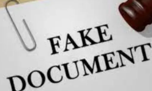 ജീവനാംശം കിട്ടാൻ വ്യാജ ത്വലാഖ് രേഖയുണ്ടാക്കി; യുവതിക്കും ജമാഅത്ത് കമ്മിറ്റി മുൻ സെക്രട്ടറിക്കുമെതിരെ കേസ്