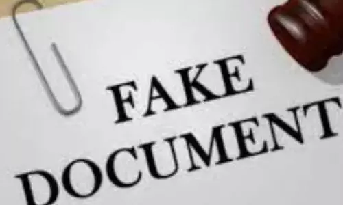 ജീവനാംശം കിട്ടാൻ വ്യാജ ത്വലാഖ് രേഖയുണ്ടാക്കി; യുവതിക്കും ജമാഅത്ത് കമ്മിറ്റി മുൻ സെക്രട്ടറിക്കുമെതിരെ കേസ്