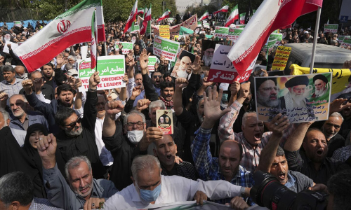 ഇറാനിൽ പ്രതിഷേധം വ്യാപിക്കുന്നു; നിയന്ത്രിക്കാൻ സർക്കാർ ശ്രമം