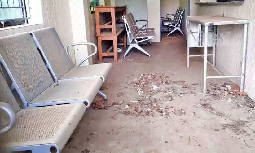 തുറക്കണോ അതോ പൊളിക്കണോ?