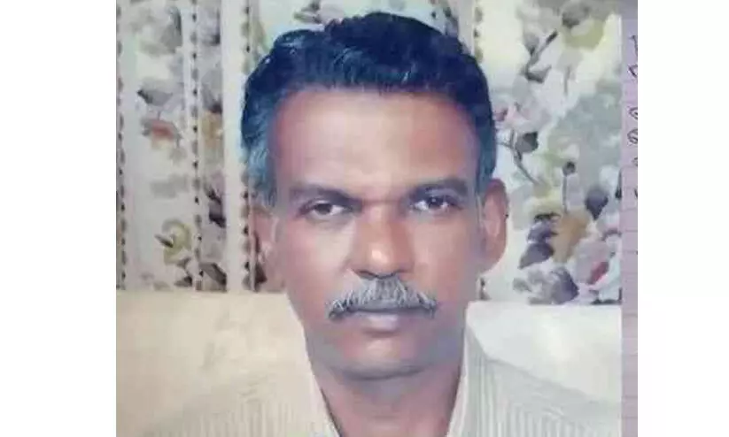 സി.പി.എം നേതാക്കൾ കോഴ ആവശ്യപ്പെട്ടുവെന്ന് കുറിപ്പെഴുതി വയോധികൻ ജീവനൊടുക്കി സി.പി.എം നേതാക്കൾ കോഴ ആവശ്യപ്പെട്ടുവെന്ന് കുറിപ്പെഴുതി വയോധികൻ ജീവനൊടുക്കി