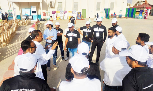 ഇ​വ​ർ വി​ജ​യാ​ര​വ​ത്തി​ന് പിന്നിലെ സന്നദ്ധ സേവകർ