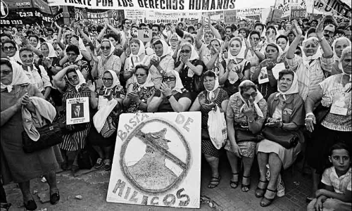 പട്ടാളബൂട്ടിനടിയിലെ ലോകകപ്പ്