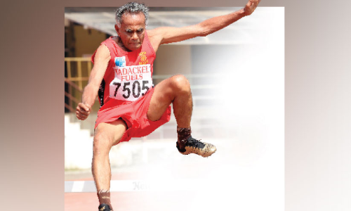 പ്രായമേ മാറിനിൽക്കണേ... എം.ജെ. ജേക്കബ് ഓടിവരുന്നുണ്ട് പ്രായമേ മാറിനിൽക്കണേ... എം.ജെ. ജേക്കബ് ഓടിവരുന്നുണ്ട്