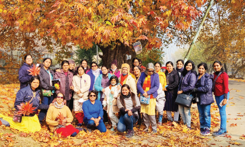 സഹയാത്രികയാമീ  സഞ്ചാരി