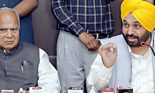 പഞ്ചാബിൽ ഭരണസ്തംഭനം ഒഴിവായി; നിയമസഭാസമ്മേളനം വിളിക്കാൻ ഗവർണറുടെ അനുമതി