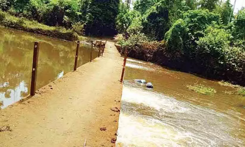 പാറക്കൂട്ടം പാലത്തിനായുള്ള കാത്തിരിപ്പിന് പതിറ്റാണ്ട് പഴക്കം