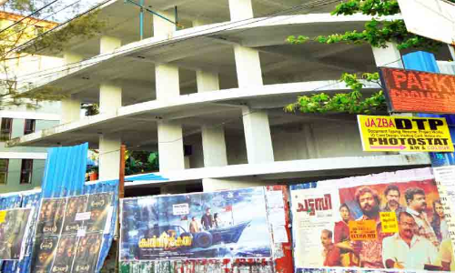 പണി തുടങ്ങി ഏഴു കൊല്ലം; ആദ്യ പാർക്കിങ് സമുച്ചയം അനിശ്ചിതത്വത്തിൽ