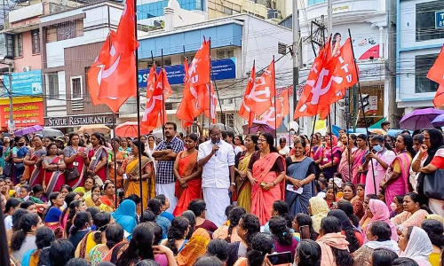 ആശാ വർക്കേഴ്സ് ഫെഡറേഷൻ സെക്രട്ടറിയേറ്റ് മാർച്ച് നടത്തി