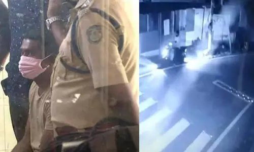 എ.കെ.ജി സെന്റർ ആക്രമണം: ടീ ഷർട്ട് കായലിലെറിഞ്ഞെന്ന് പ്രതി; ഒക്ടോബർ ആറ് വരെ റിമാൻഡ് ചെയ്തു