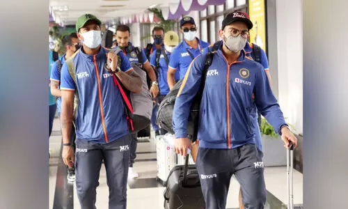 ഹൃദയത്തിലേക്ക് പറന്നിറങ്ങി ടീം ഇന്ത്യ; സഞ്ജുവിന്‍റെ ചിത്രം ഉയർത്തിക്കാട്ടി സൂര്യകുമാർ യാദവ്