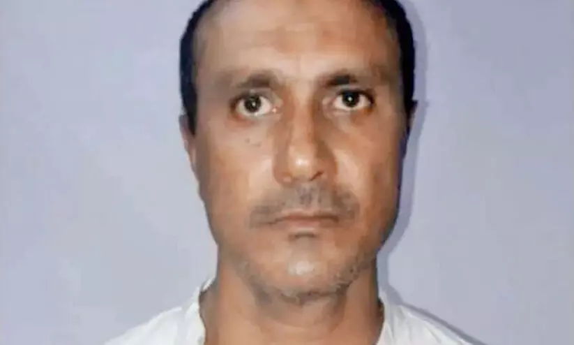 Thief who stole from people posing as a police official held