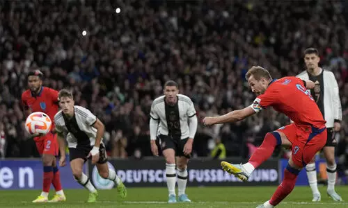 വമ്പന്മാരുടെ പോരിൽ സമനിലയിൽ പിരിഞ്ഞ് ജർമനിയും ഇംഗ്ലണ്ടും; ഹംഗറിയെ തകർത്ത് ഇറ്റലി