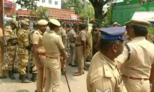 ഹോസ്റ്റലിൽ പെൺകുട്ടികളുടെ നഗ്നചിത്രങ്ങൾ പകർത്തി പ്രചരിപ്പിച്ചു; ഡോക്ടറും കാമുകിയും പിടിയിൽ