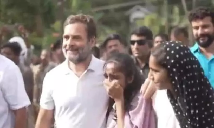 Girl cant control her tears on meeting RaGa during Bharat Jodo Yatra Girl cant control her tears on meeting RaGa during Bharat Jodo Yatra