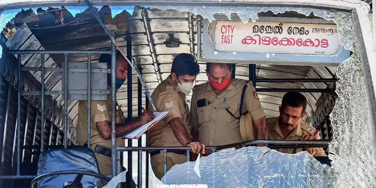 പോപ്പുലർ ഫ്രണ്ട് ഹര്ത്താല്: ബുധനാഴ്ച അറസ്റ്റിലായത് 233 പേര് പോപ്പുലർ ഫ്രണ്ട് ഹര്ത്താല്: ബുധനാഴ്ച അറസ്റ്റിലായത് 233 പേര്