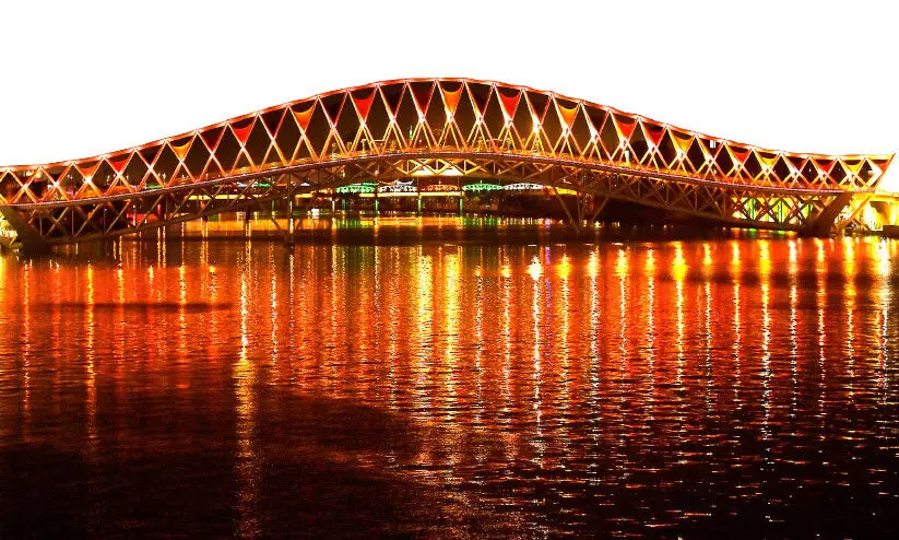 ഉയരെ പറക്കാൻ താരങ്ങളിറങ്ങി