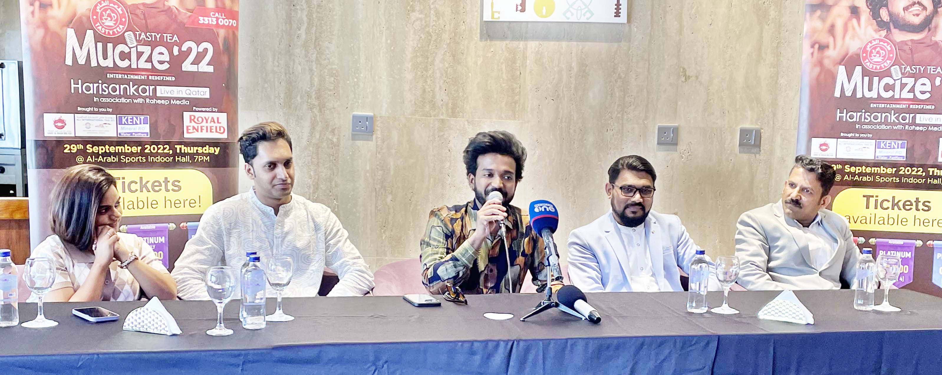 പാട്ടിന്റെ പവിഴമഴയായ് ഹരിശങ്കർ പാട്ടിന്റെ പവിഴമഴയായ് ഹരിശങ്കർ