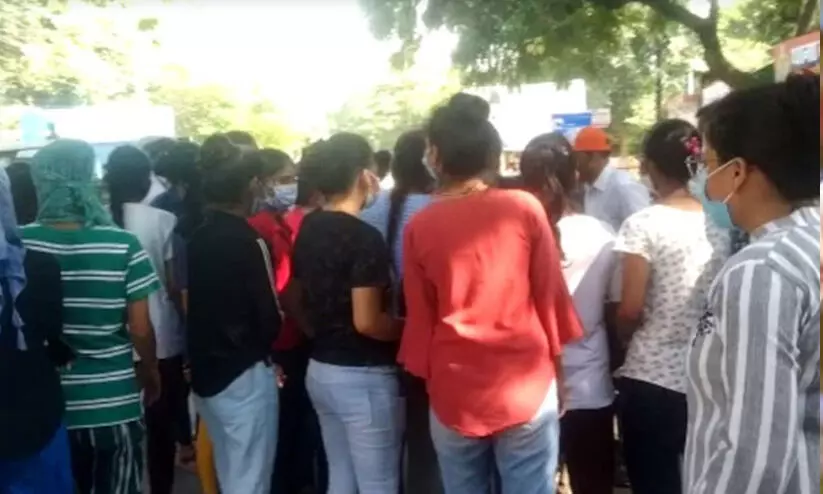 കാൺപുരിലും ഹോസ്റ്റൽ വിദ്യാർഥിനികൾ കുളിക്കുന്നതിന്‍റെ വിഡിയോ പകർത്തി; ജീവനക്കാരൻ അറസ്റ്റിൽ