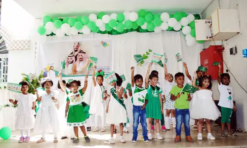 യാം​ബു അ​ൽ​മ​നാ​ർ സ്കൂ​ളി​ൽ ദേ​ശീ​യ​ദി​നം ആ​ഘോ​ഷി​ച്ചു