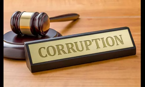 ഫാമിലി മെമ്പർഷിപ്പ് സർട്ടിഫിക്കറ്റിന് കൈക്കൂലി; വിലേജ് ഓഫിസർ വിജിലൻസ് പിടിയിൽ