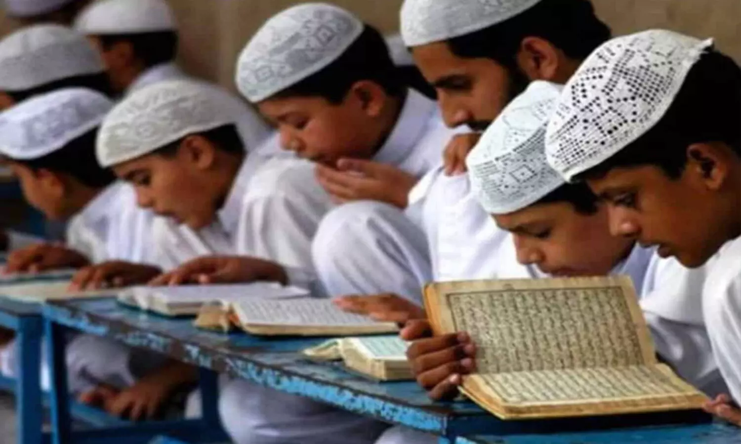 മദ്രസ പ്രവർത്തനങ്ങളെ കുറിച്ച് പഠിച്ച് റിപ്പോർട്ട് നൽകാൻ വിദ്യാഭ്യാസ വകുപ്പിനോട് കർണാടക സർക്കാർ