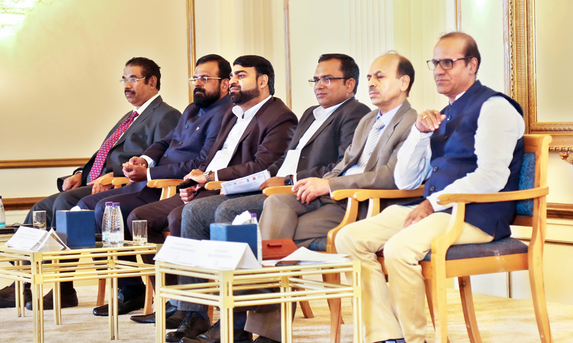 ഗൾഫിൽ തൊഴിൽ തേടുന്നവർക്ക് അറബി ഭാഷ പരിശീലനം നൽകുമെന്ന് കേസ് ഗൾഫിൽ തൊഴിൽ തേടുന്നവർക്ക് അറബി ഭാഷ പരിശീലനം നൽകുമെന്ന് കേസ്